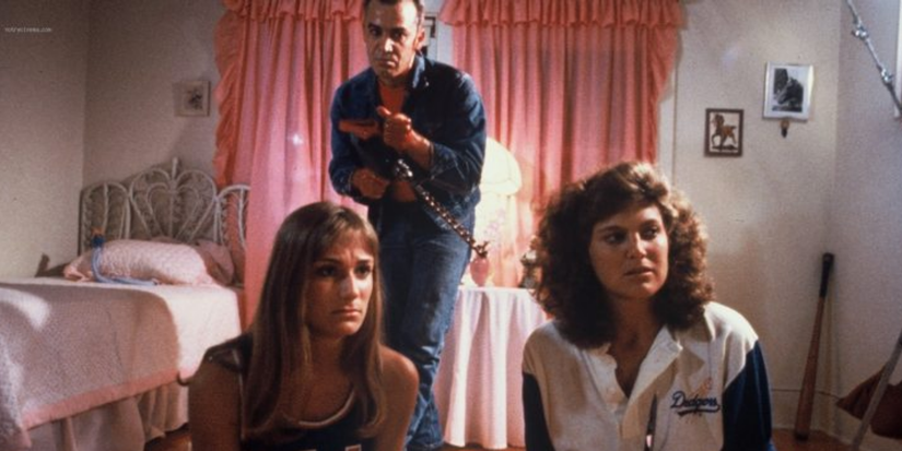 A Criminally Underrated ’80s Horror Quietly Spawned 2 Sequels, A Remake & 3 Spinoffs