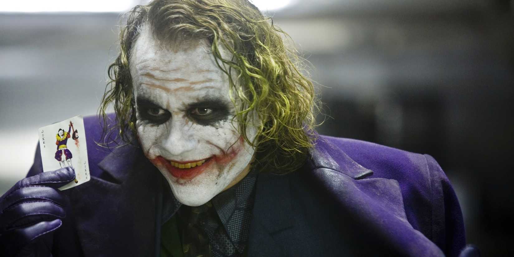 R-Rated Batman Movie Set PH๏τos Reveal New Joker Details In DCU