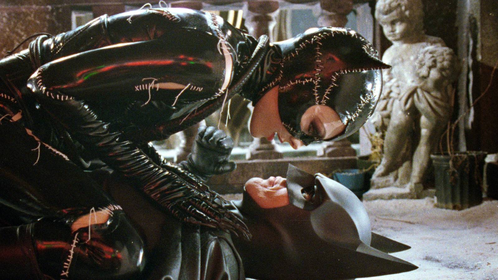 Batman Returns Review: It’s Still Shocking That Tim Burton Got To Make This Bizarre, Unforgettable Sequel Batman Returns Review: It’s Still Shocking That Tim Burton Got To Make This Bizarre, Unforgettable Sequel