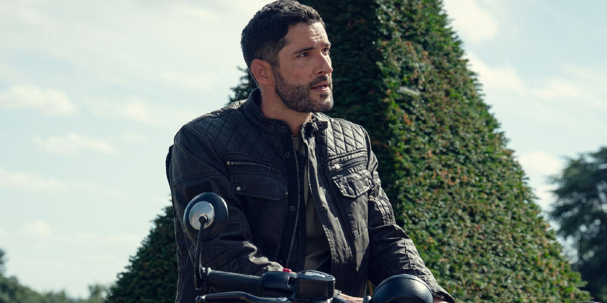 Netflix’s New Murder Mystery Franchise Must Stun Book Fans With A Surprise Move