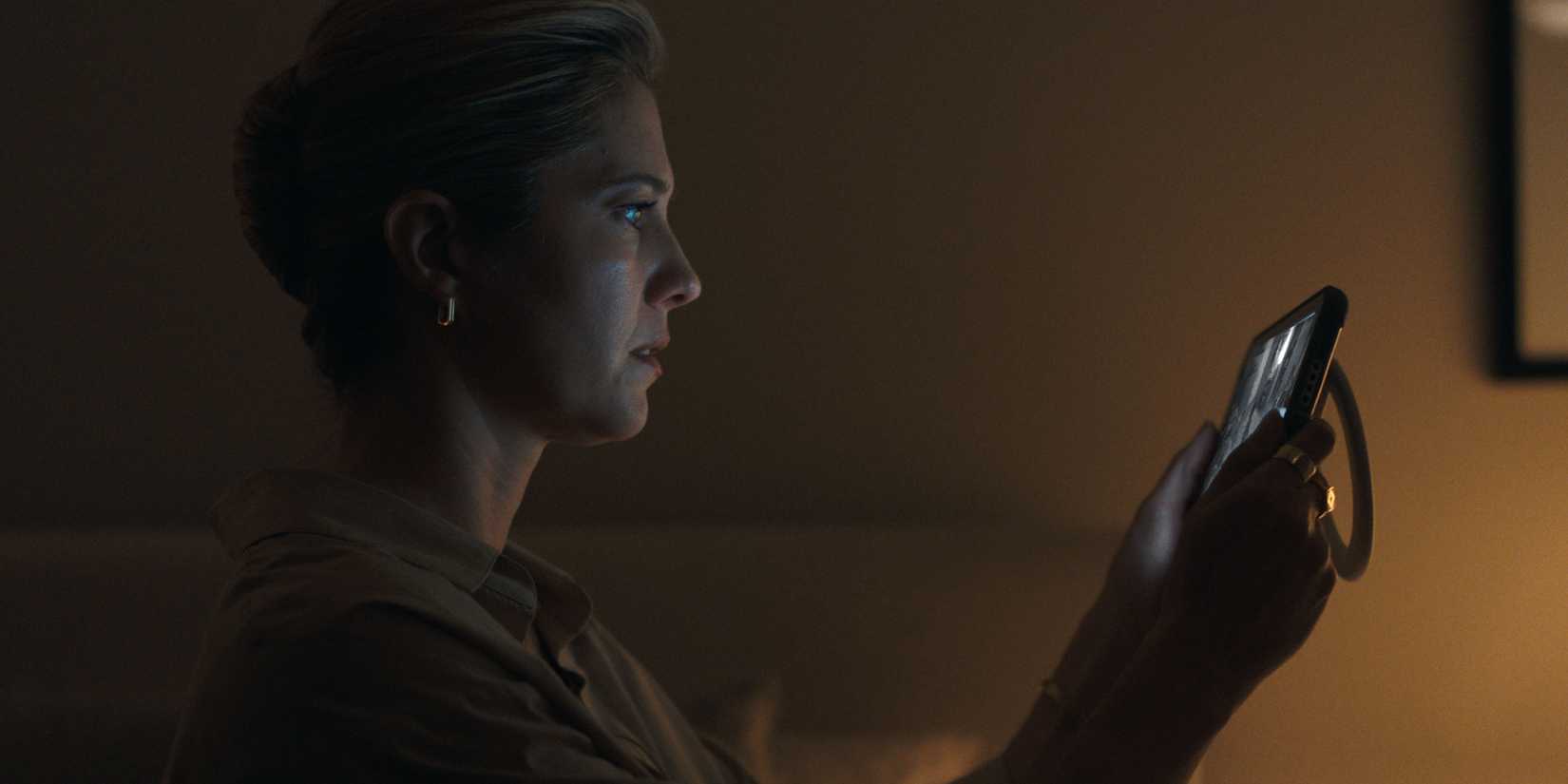A “Pretty Dark” Reimagining Of A Hit ‘90s Thriller Gets First Trailer; Director Addresses New Tone