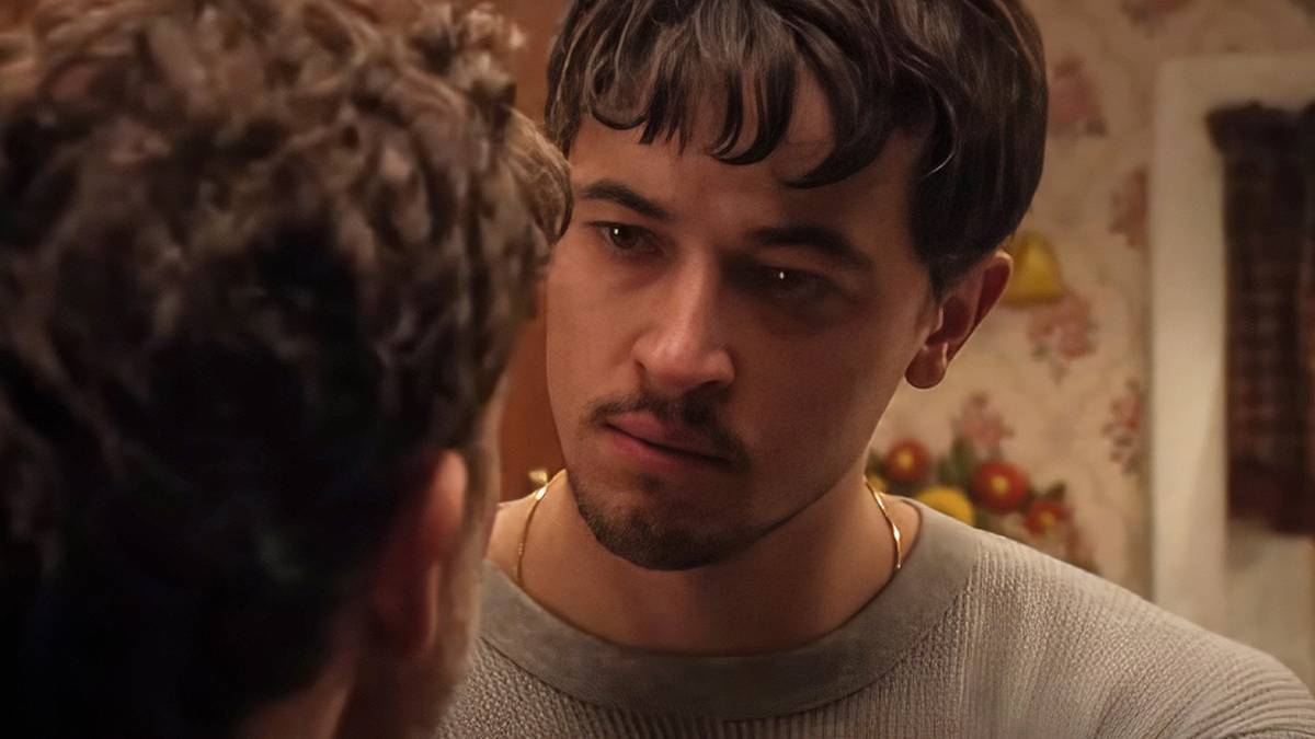 “Can You Play Nine Emotions?” Plainclothes Stars On The Tom Blyth Romantic Thriller’s Ambiguous Ending