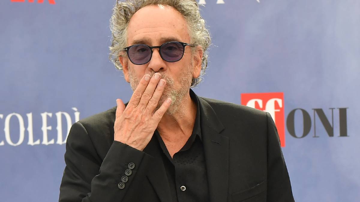 Tim Burton Dominates HBO Max With 2 Horror Movies Trending On Charts